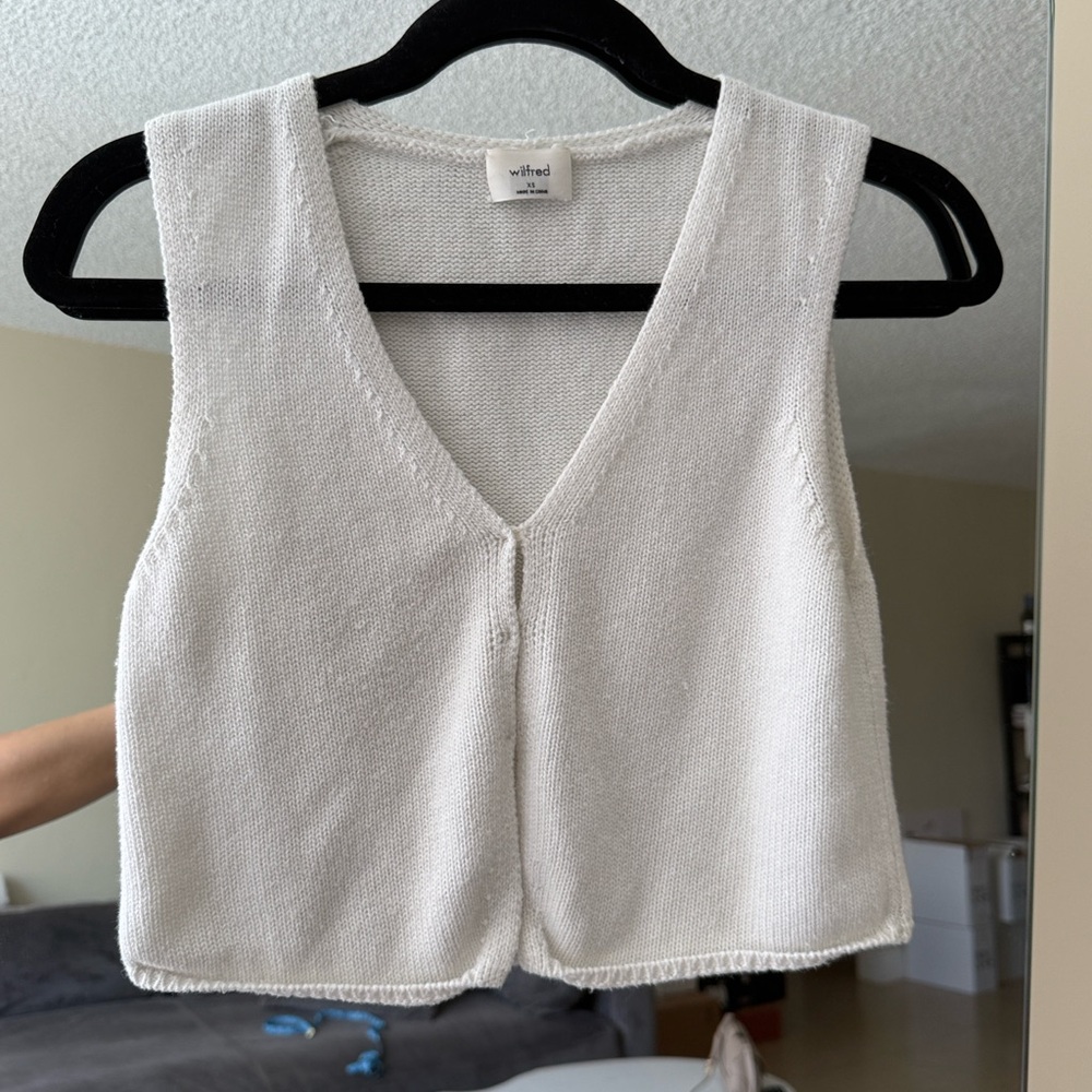 Aritzia Wilfred Basque White Knit Sleeveless Top